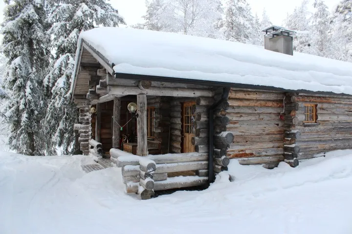 Jänkä 16 mökin pihapiiri