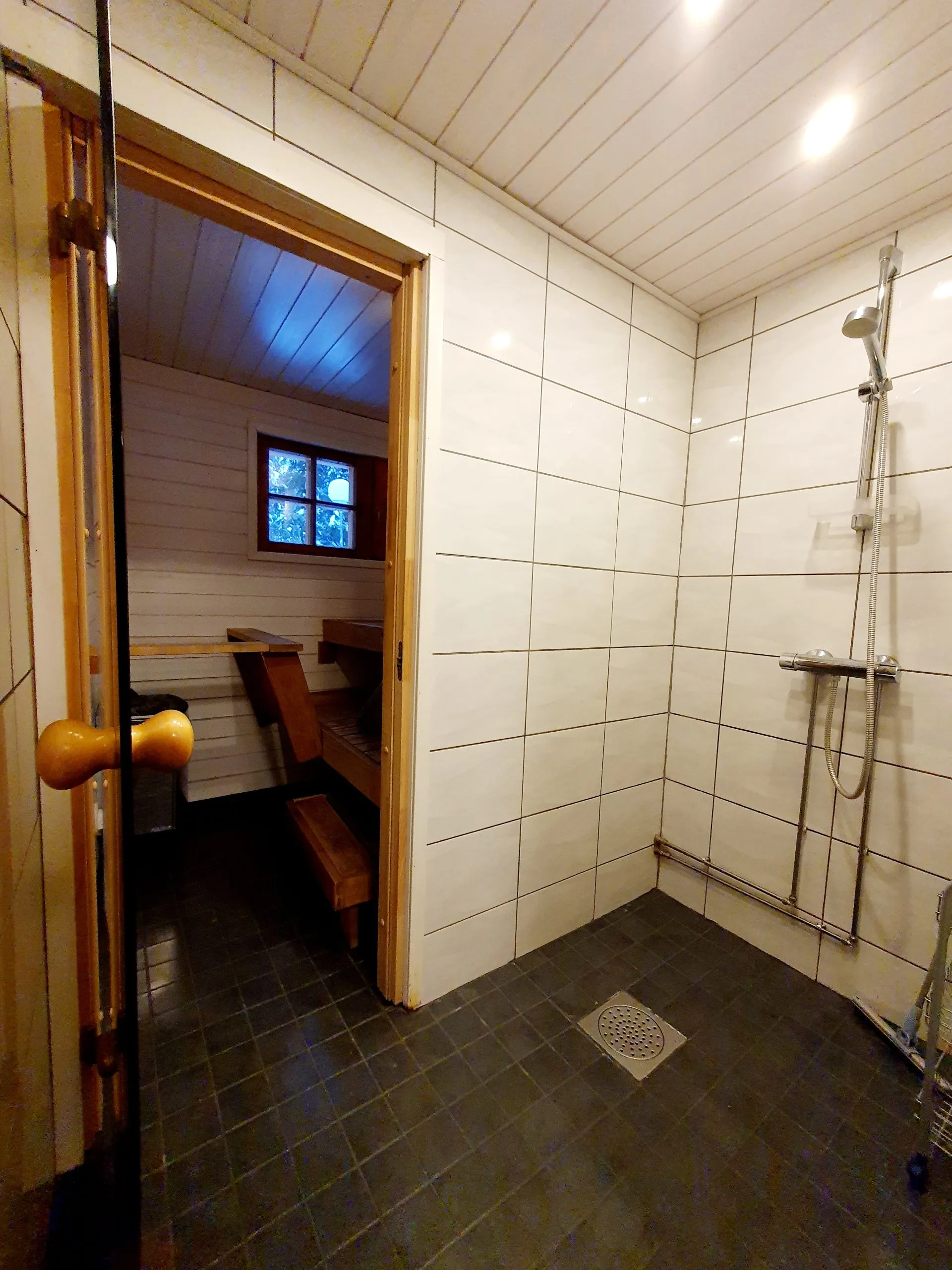 Jänkä 16 suihku ja sauna