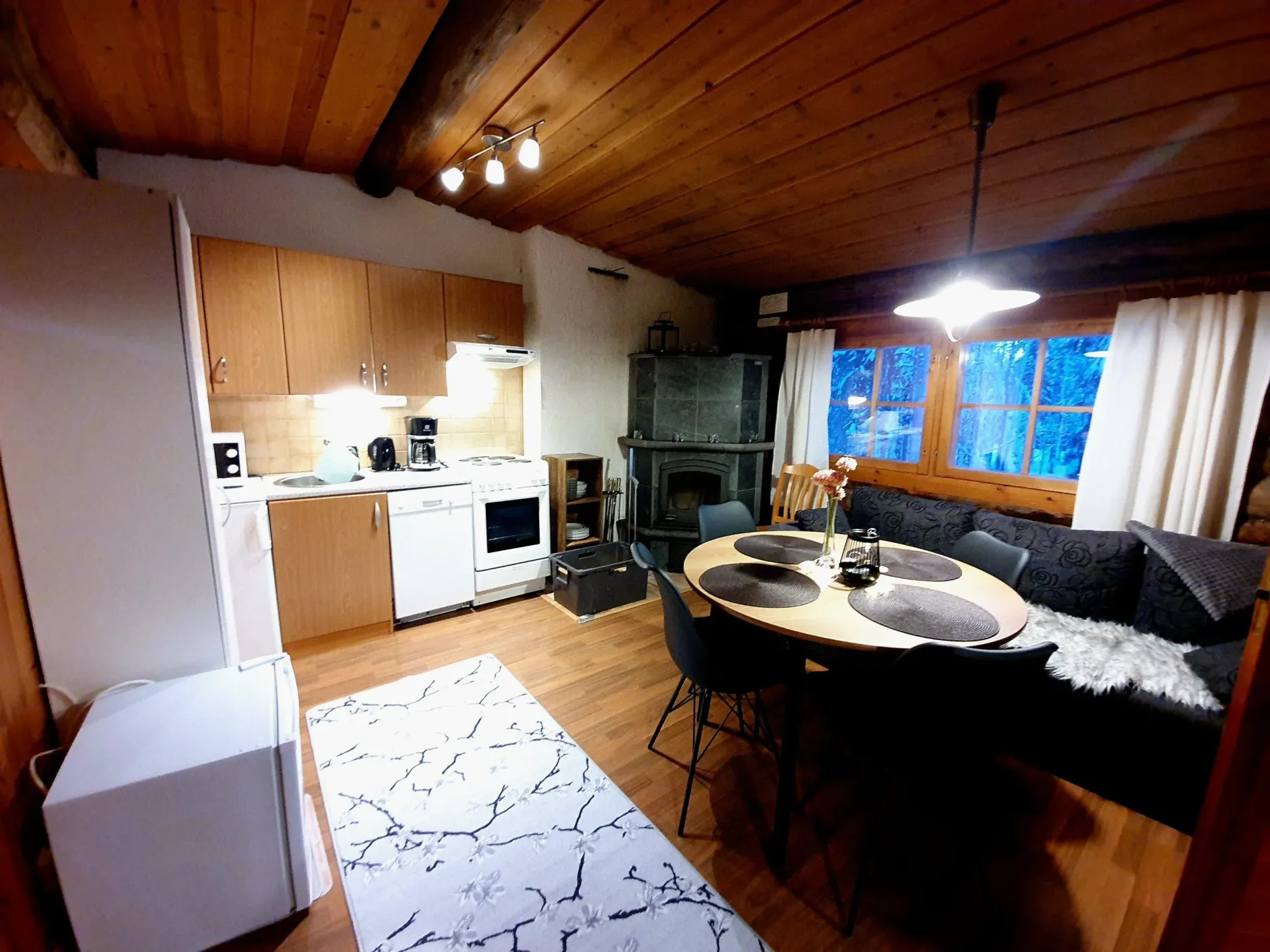 Keloharju 18 olohuone toinen näkymä