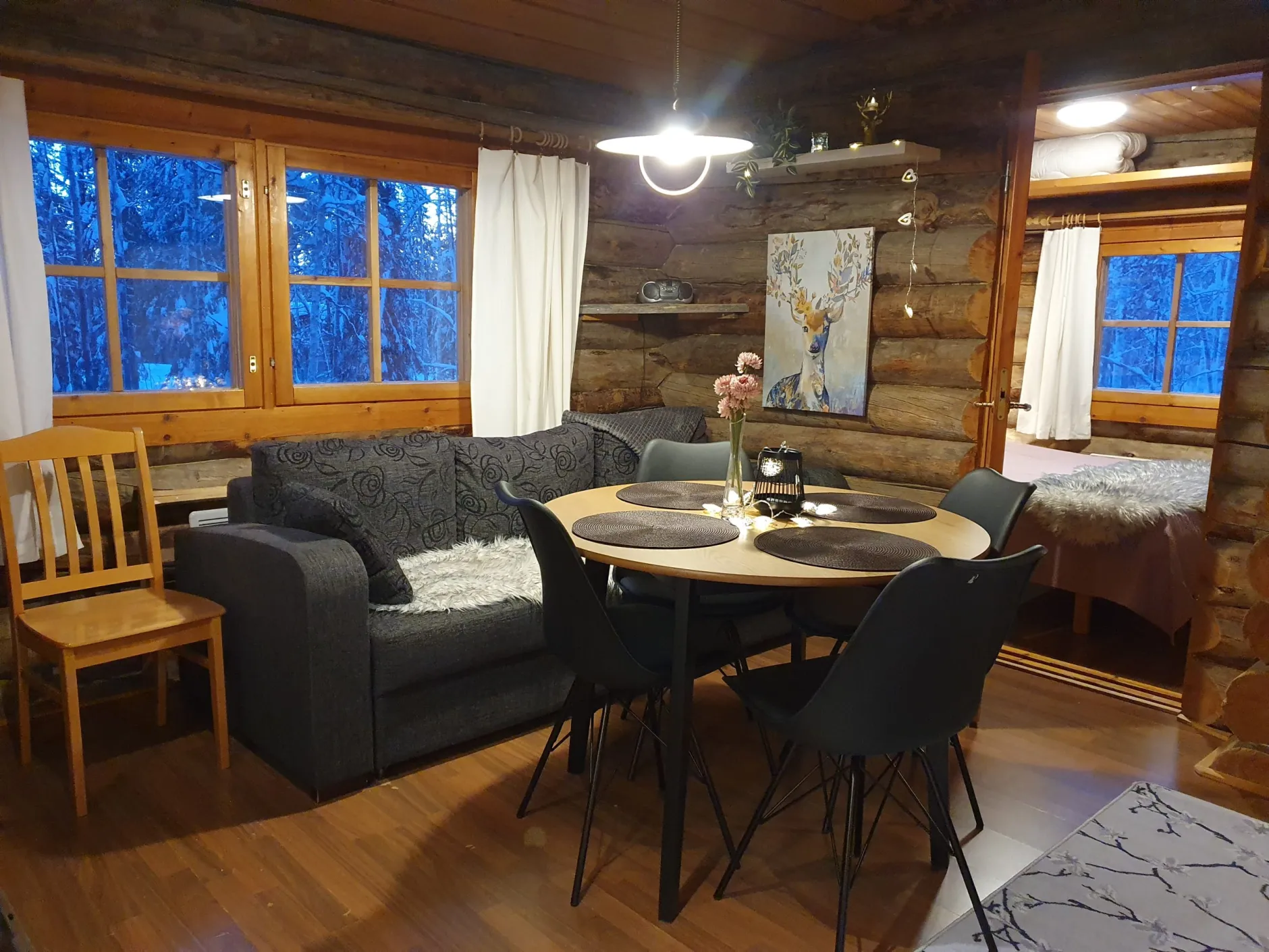 Keloharju 18 olohuone ja keittiö