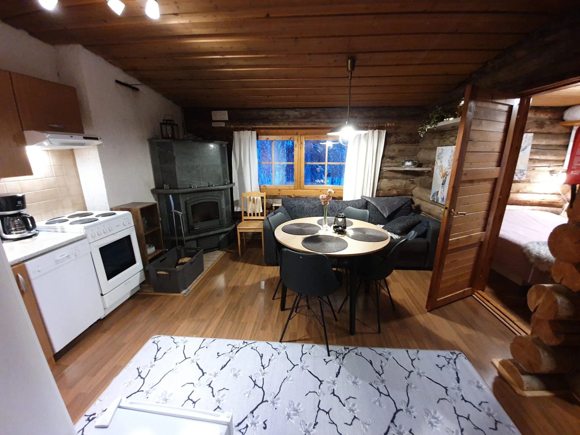 Keloharju 18 olohuone